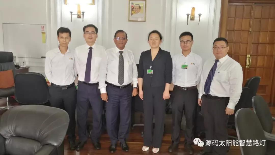 總統(tǒng)、發(fā)展局主席齊齊發(fā)聲，源碼火遍這個(gè)國(guó)家