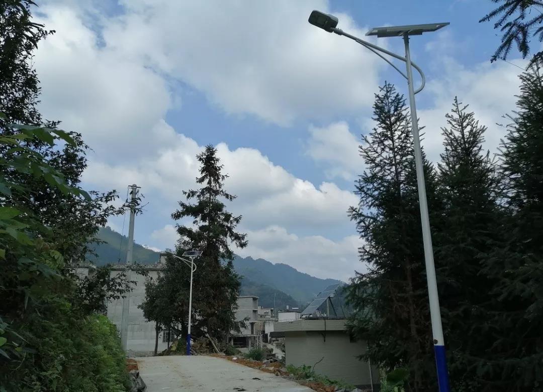 追憶扶貧戰士黃文秀，源碼讓“光明“繼續溫暖她曾工作的地方