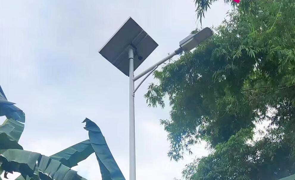 太陽能庭院燈離網光伏系統(tǒng)如何解決雨天