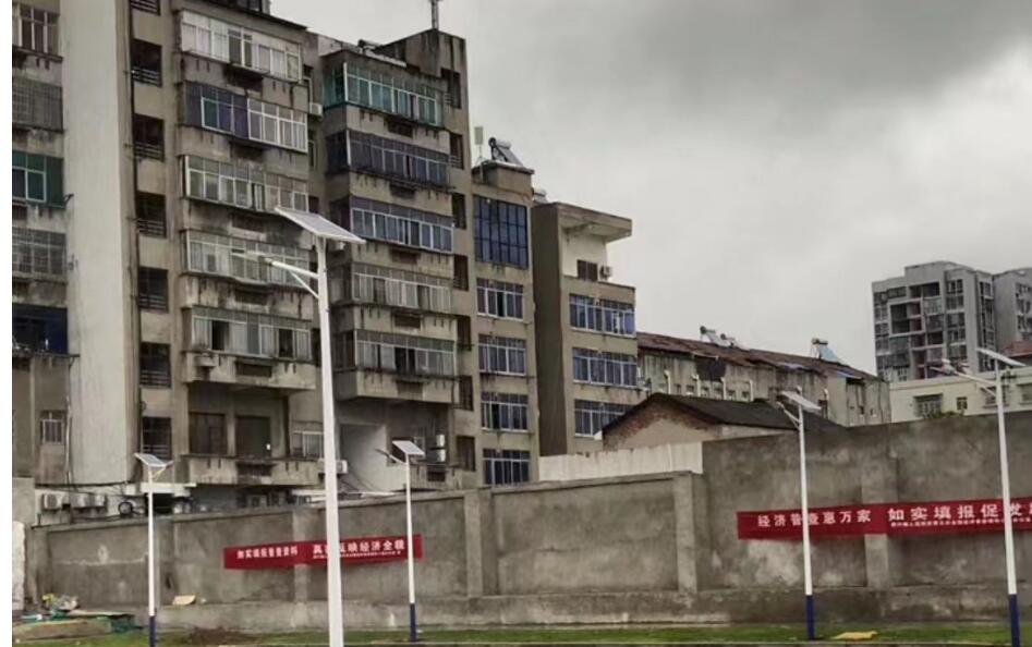 住宅區庭院燈如何實現裝飾性和功能性的結合？