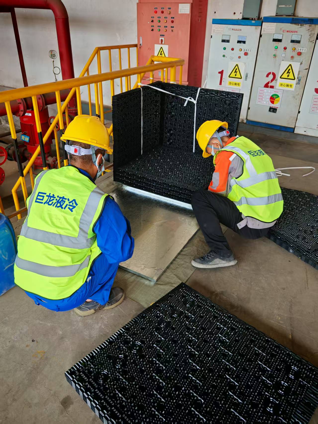 冷卻塔填料換新全流程深度解析：如何通過科學(xué)換新冷卻塔填料提升效率與壽命，降低能耗成本并實(shí)現(xiàn)節(jié)能減排目標(biāo)